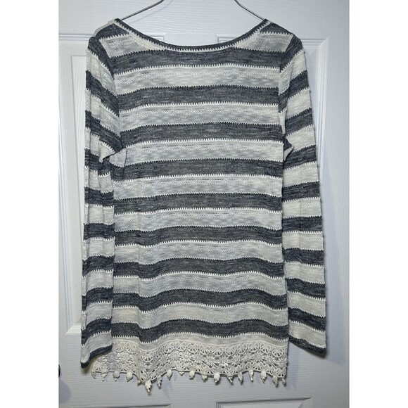 Maurice’s Women Long Sleeve Crochet Striped Sweater White/Gray Size Medium NWOT - Picture 6 of 7